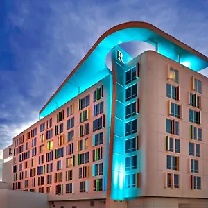 Hotel Renaissance Edmonton Airport